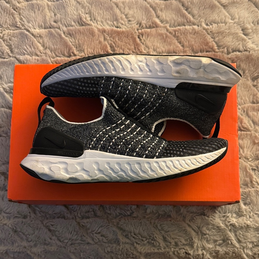 Nike React Phantom Run Fly Knit 2 Oreo